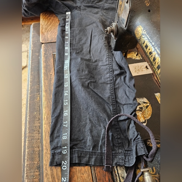 3/4 Length Carco Shorts - Picture 10 of 10